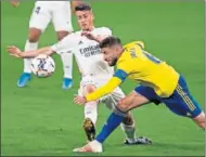  ??  ?? Blanco, primera vez titular con el Real Madrid.
Cornellà