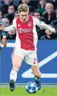  ?? SASCHA STEINBACH / EFE ?? Frenkie de Jong, una de las perlas del Ajax