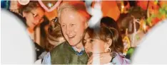  ??  ?? Prominente­r Besuch: Der frühere US-Präsident Bill Clinton kam zusammen mit seiner Frau Hillary (nicht im Bild) am Samstag aufs Oktoberfes­t.