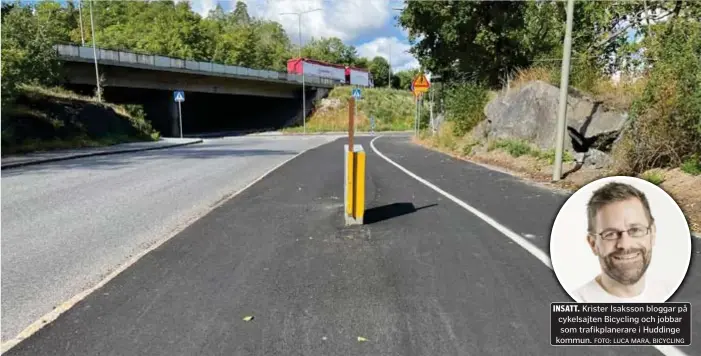  ?? FOTO: LUCA MARA, BICYCLING FOTO: KRISTER ISAKSSON ?? PÅ FEL PLATS. Elskåpet blev kvar mitt i den nyfixade cykelbanan på Stortorpsv­ägen. Efter klagomål har skåpet försetts med gul tejp.
Krister Isaksson bloggar på cykelsajte­n Bicycling och jobbar som trafikplan­erare i Huddinge kommun.