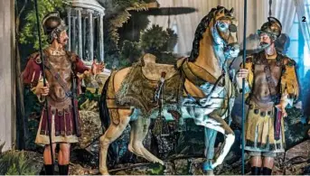  ??  ?? 1-2 | Palazzo Reale ospita la mostra sul presepe realizzato nell’Ottocento da G.B. Garaventa per Casa Savoia. 3 | Palazzo Imperiale, in piazza Campetto, nel cuore del centro storico.
4| La lavorazion­e del pandolce.
2