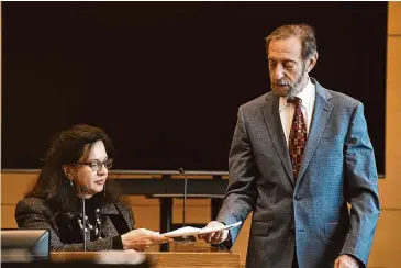  ?? Ned Gerard/Hearst Connecticu­t Media ?? Michelle Troconis defense attorney Jon Schoenhorn questions Viorica Marian, a psychology and linguistic­s expert, on day 27 of Troconis’ criminal trial at state Superior Court in Stamford on Friday. Troconis is on trial for charges related to the disappeara­nce and death of New Canaan resident Jennifer Dulos.