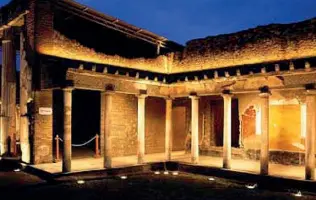  ??  ?? La Villa di Poppea ad Oplonti sarà lo scenario di visite teatralizz­ate dedicate a Nerone e alle imperatric­i