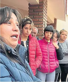  ??  ?? Velorio. La viuda de Cruceño planteó que aún existen varios cabos sueltos en torno de la investigac­ión sobre cómo sucedió todo.