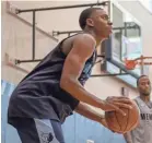  ?? BRANDON ?? Jaren Jackson Jr. prepares to take a shot while attending the Grizzlies’ 2018 Summer League mini-camp. DAHLBERG / FOR THE COMMERCIAL APPEAL