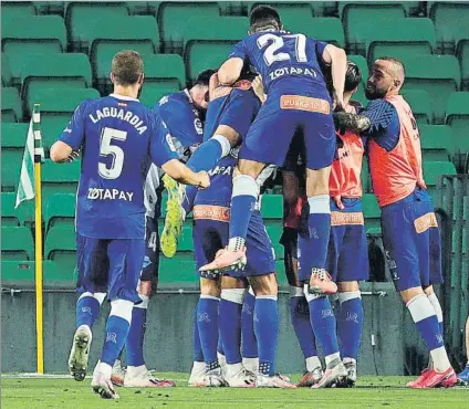  ?? FOTO: EFE ?? Objetivo cumplido
El Alavés logró ayer la permanenci­a matemática a falta de una jornada para finalizar LaLiga