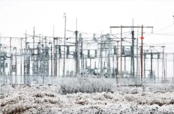  ?? PHOTOS: TROY FLEECE/FILES ?? On Dec. 4, rime frost sparked the province’s worst mass power outage in decades.