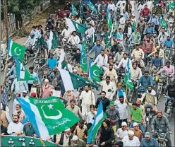  ?? SHAHZAIB AKBER / EFE ?? Manifestac­ión en contra de India, ayer en Karachi