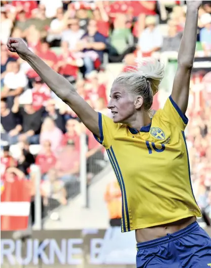  ?? Bild: JONAS EKSTRÖMER/TT ?? VM NÄSTA. Sofia Jakobssons 1–0-mål i den avgörande kvalmatche­n mot Danmark innebär att Sverige är klart för nästa års fotbolls-vm.