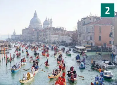  ?? ?? Karnevalso­ptog til vands på Canal Grande i Venedig. Foto: Getty Images