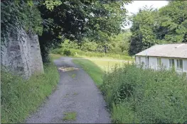  ?? 50_c29clachan­road01 ?? There were concerns about the single-width access track, which also serves Clachan Village Hall.