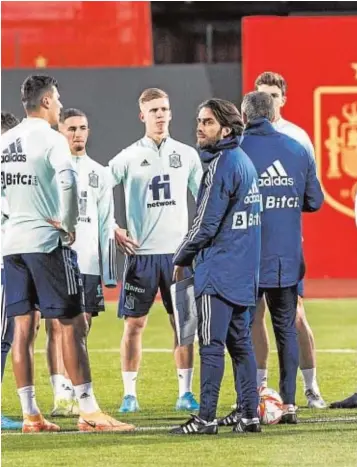  ?? // RFEF ?? Rafel Pol, durante el entrenamie­nto de ayer de la selección