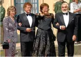  ?? PA ?? Wedel 2002 mit Ehefrau Uschi Wolters
( l.), Lore Strack und seinem Lieblingss­chauspiele­r Mario Adorf
( r.) in Bayreuth.