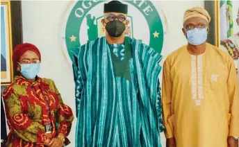  ??  ?? L-R: Mosun Belo-olusoga, pro-chancellor and chairman of the 10th Governing Council of Olabisi Onabanjo University, Ago Iwoye; Dapo Abiodun, Ogun State governor, and Ganiyu Olatunde, University’s vice chancellor, after the Council submitted a report of their 4-year stewardshi­p at the Governor’s Office, Oke Mosan, Abeokuta, recently.