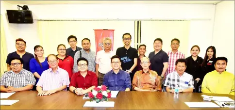  ??  ?? Ling (seated, centre), Wan Hamid (seated, third right), Ngu (seated, second right) and Ting (seated, second left) together with Mohammad Hisham (seated, third left) and others during the meeting.