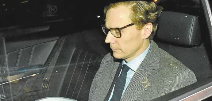  ??  ?? Cambridge Analytica’s former chief executive Alexander
Nix leaves its London offices.