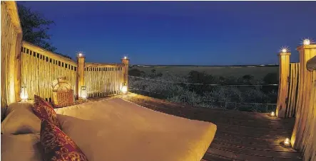  ?? DANA ALLEN ?? Every tent at Central Kalahari Plains Camp has a rooftop star bed.