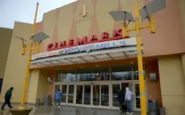  ?? Pam Panchak/Post-Gazette ?? The Cinemark theater at Pittsburgh Mills mall in Frazer in 2017.