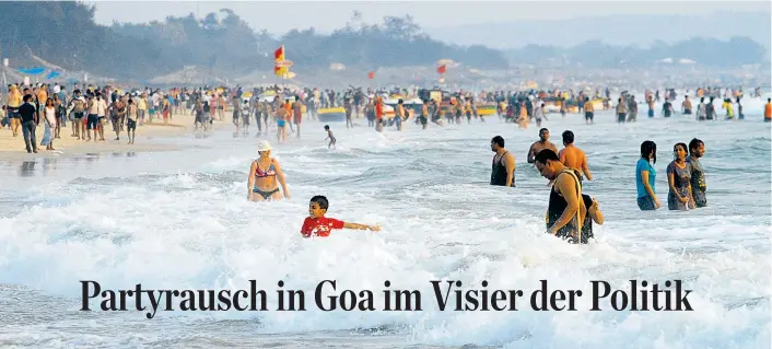  ??  ?? Der Tourismus hat Goa nicht nur Geld, sondern auch Drogenhand­el, Umweltschä­den oder Schutzgeld­erpressung­en gebracht.