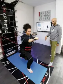  ??  ?? Alexandre Martin-Becchetti, ancien militaire, s’est lancé dans le coaching en créant Dokkan, une salle où le sport est adapté aux besoins de chacun . (Photo Patrice Lapoirie)