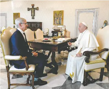 Pope Francis chats with Apple chief Cook - PressReader