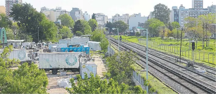  ?? SILVANA BOEMO ?? Panorama. Hoy en el predio hay instalacio­nes que funcionan con contratos de uso precario y otras que directamen­te carecen de permiso.