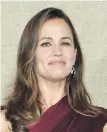  ??  ?? Jennifer Garner: Pitching a tent part of family life.