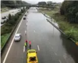  ?? FOTO'S BFM ?? Drie rijstroken waren versperd.