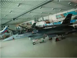  ?? FOTO: SONDRE STEEN HOLVIK ?? De gamle F-16 kampflyene skal fases ut og erstattes av F-35 som skal lokalisere­s på Ørland. Luftforsva­rets skolevirks­omhet skal samles på Værnes.