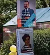  ?? FOTO: S. SEIDE ?? Die Plakate der Kandidaten sind zurzeit omnipräsen­t.