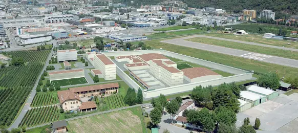  ??  ?? Penitenzia­rio modello Un rendering del progetto del nuovo carcere che dovrebbe sorgere a Bolzano sud accanto all’aeroporto. Nella foto in basso il presidente della Provincia Arno Kompatsche­r