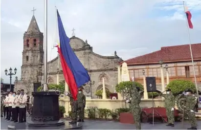  ?? PIA BULACAN ?? Patriots’ pride Bulacan marked in simple rites the 122nd anniversar­y of the creation of the First Philippine Republic at the historical Barasoain Church.