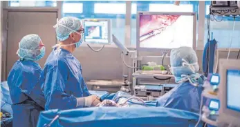  ?? FOTO: KLINIKEN OSTALB ?? Endoskopis­che Operatione­n sind längst Routine an der Frauenklin­ik des Aalener Ostalb-Klinikums.