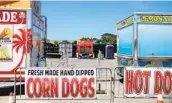  ?? SAM HODGSON U-T ?? Un puesto de venta de entradas y casetas de vendedores de comida vacías en Del Mar en mayo de 2020.