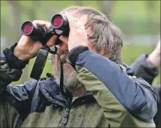  ??  ?? Jim Cassels provides some hints on the things you should look out for when identifyin­g birds.