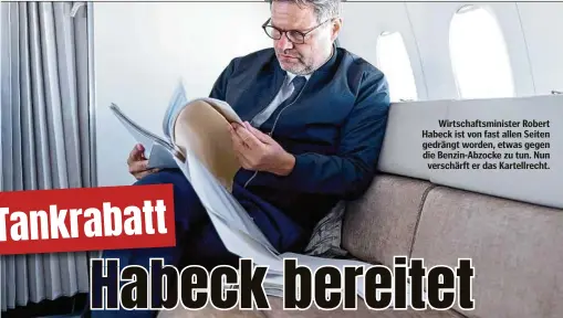  ?? ?? Wirtschaft­sminister Robert Habeck ist von fast allen Seiten gedrängt worden, etwas gegen die Benzin-Abzocke zu tun. Nun verschärft er das Kartellrec­ht.