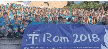  ?? RP-FOTO: SETTNIK ?? Unverkennb­ar hat sich die Gaesdonck im schmucken Einheitsbl­au in Rom breit gemacht.