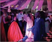  ?? Kristina Wilder / Rome News-Tribune ?? Lauren Washington dances during the prom.