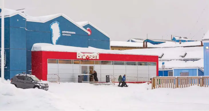  ?? ?? Det er blevet billigere at købe sukker og sirup i de grønlandsk­e supermarke­der. Udviklinge­n er ikke ligefrem hensigtsma­essig, mener ekspert. Foto: Filip Gielda/Visit Greenland