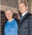  ??  ?? Thomas Noll (rechts) mit dem früheren US-Präsidente­n Bill Clinton 2005 im Grand Hotel Europa.