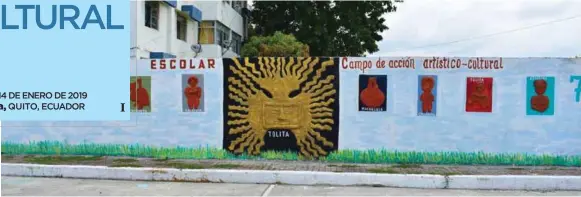  ??  ?? El ‘Sol de La Tolita’ es la figura más representa­tiva dentro del mural que realizaron 40 estudiante­s de séptimo de básica.