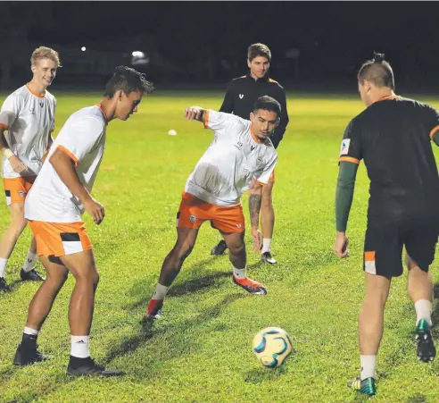  ?? Picture: JUSTIN BRIERTY ?? MISSING: Gianni Allebi (centre) won’t be playing for Cairns FC against Gold Coast United tonight.