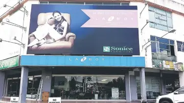  ??  ?? Photo shows the exterior of Sonice Furniture Kuching at Jalan Dogan.