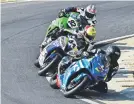  ?? Picture: Julio Moreira ?? CLOSE. Blaze Baker (Uncle Andy Suzuki), Steven Odendaal (Petra Yamaha R6) and Malcolm Rudman (Montclair Kawasaki) in the Super600 race at the Dezzi Raceway.