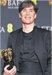  ?? ?? CILLIAN MURPHY ganó el premio al mejor actor por interpreta­r al físico J. Robert Oppenheime­r, el padre de la bomba atómica