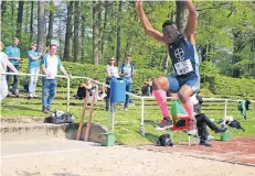  ?? FOTO: SCB ?? Weitspring­er Billah Tchagandi gewann die Konkurrenz der U20 mit 7,04 Metern und qualifizie­rte sich damit für die Deutschen Meistersch­aften.