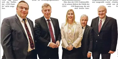  ?? FOTO: POLEY ?? Beim Neujahrsem­pfang in Buchholz (von links): Thomas Mahlberg, Bodo Löttgens, Petra Vogt, Volker Mosblech und Rainer Enzweiler.