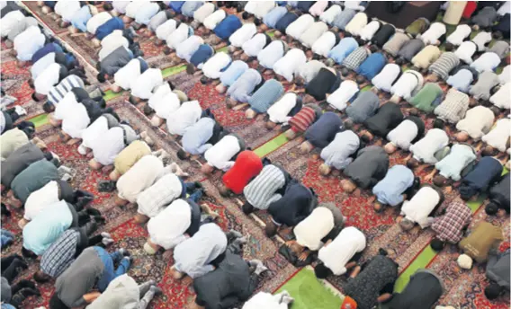  ??  ?? Islamska zajednica traži da im se omogući i zajednička molitva petkom