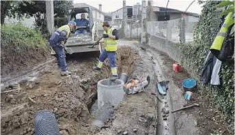  ?? [XOÁN A. SOLER] ?? El saneamient­o y humanizaci­ón de O Pumar (Castelo) está cofinancia­do por Xunta y Concello