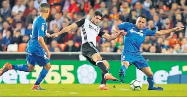  ??  ?? ELÉCTRICO. Gonçalo Guedes, en un partido de esta temporada.